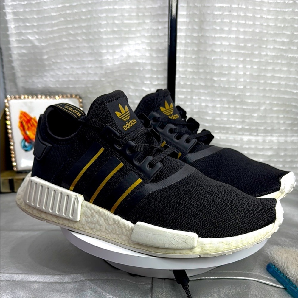 (H3) Adidas Originals Women's Black and Gold Size 7